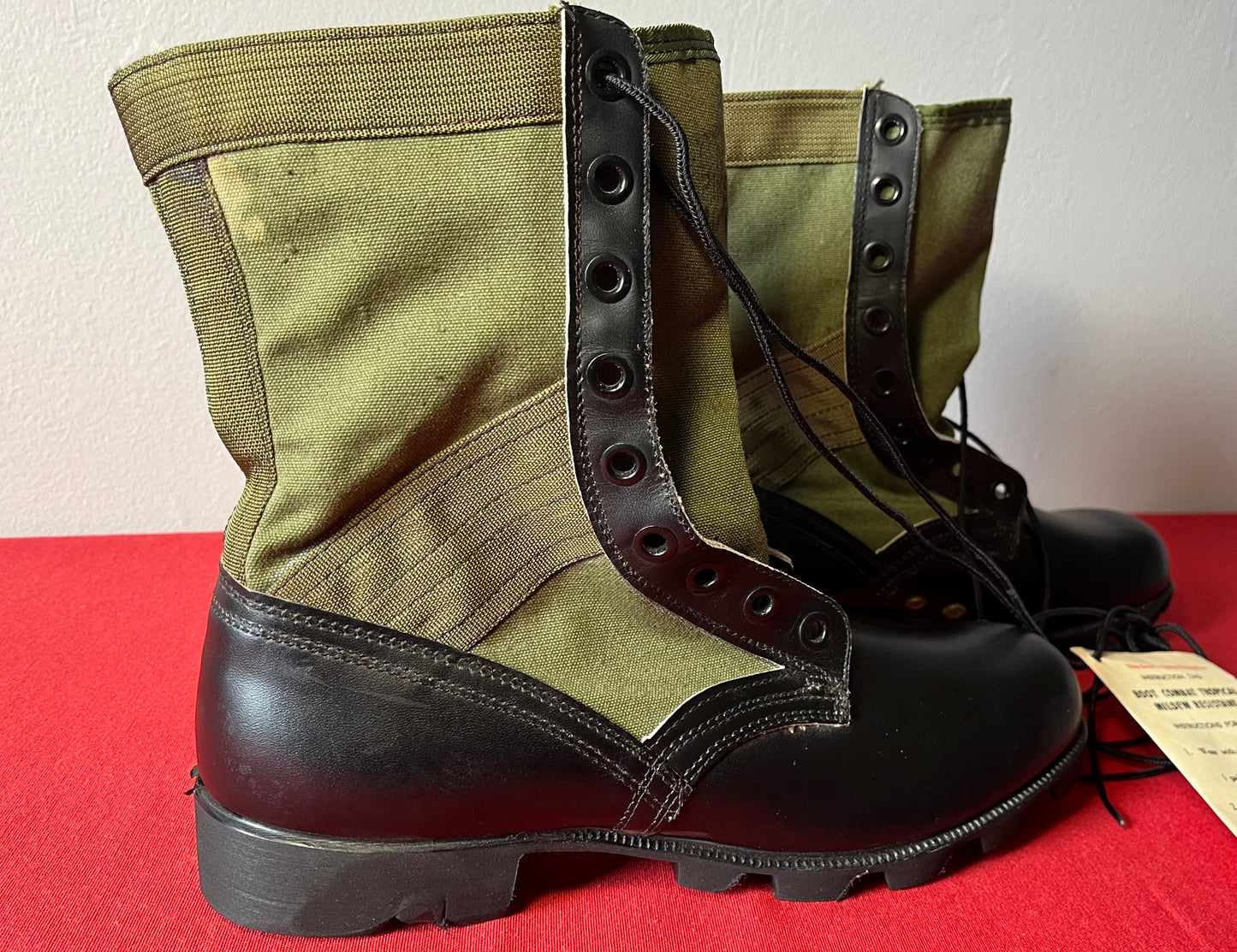 Vietnam Era / U.S Jungle Combat Boots Un-Issued Dated 1968 / Size 11